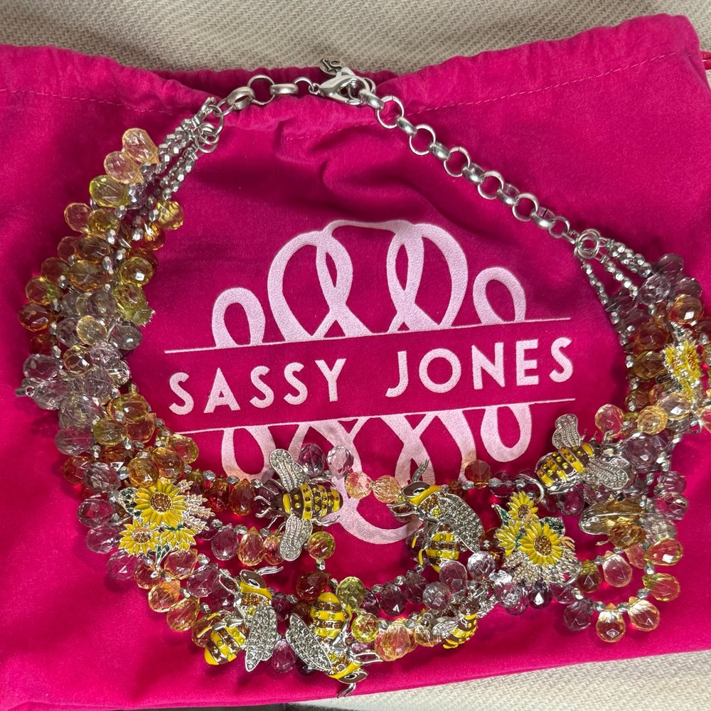 Sassy Jones Queen Bee Bib - Brooches Removable